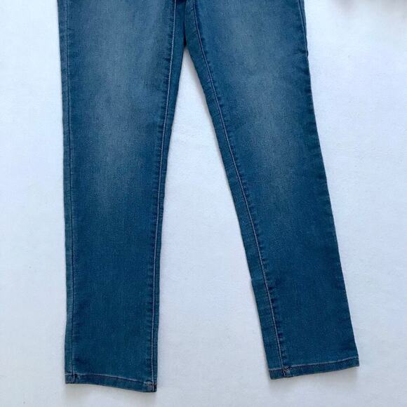 Dollhouse NWT Curvy High Rise Skinny Jeans Juniors/Women 9/10 - Picture 3 of 10